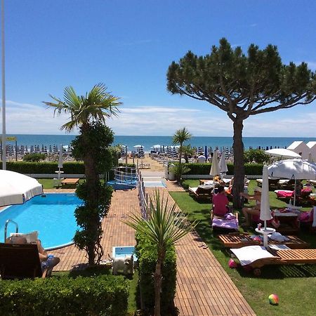 Hotel Universo Lido di Jesolo Eksteriør bilde