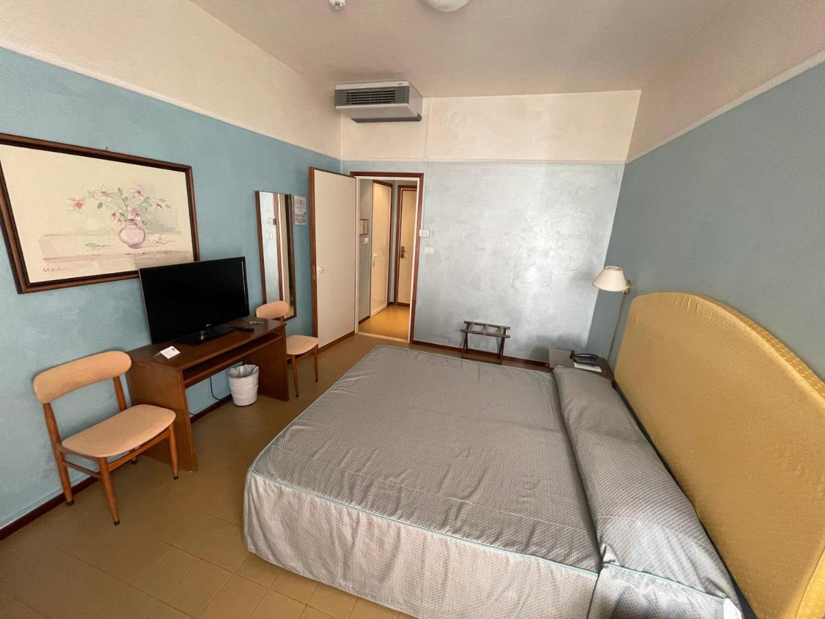 Hotel Universo Lido di Jesolo Eksteriør bilde
