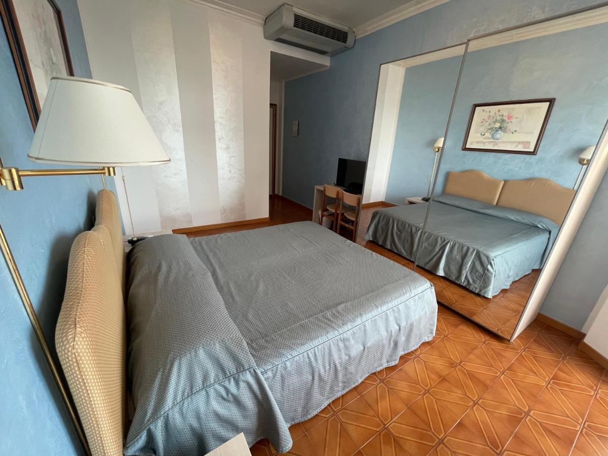 Hotel Universo Lido di Jesolo Eksteriør bilde