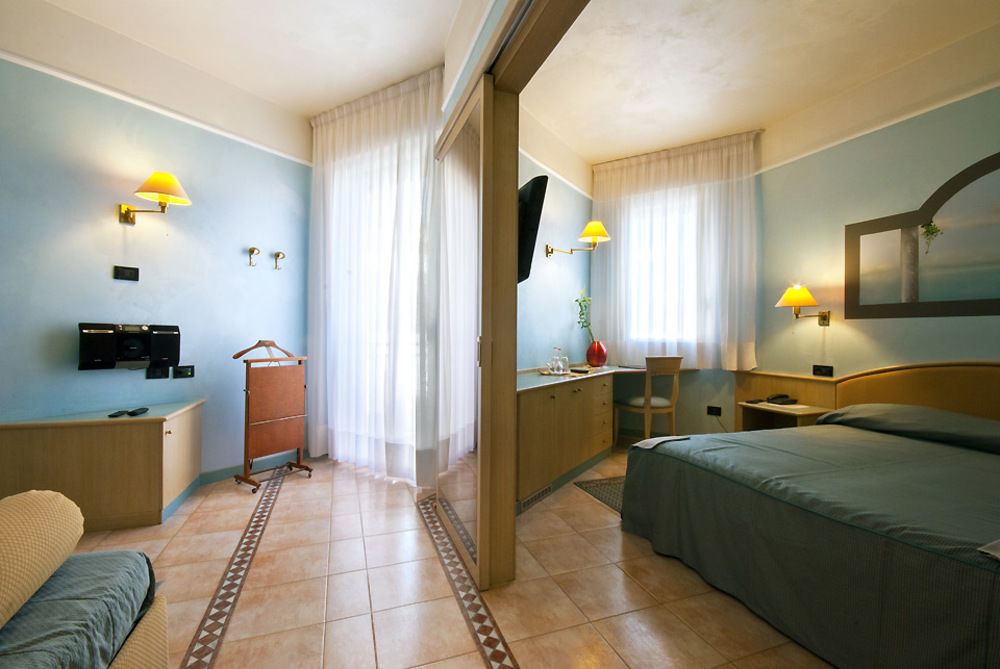 Hotel Universo Lido di Jesolo Eksteriør bilde